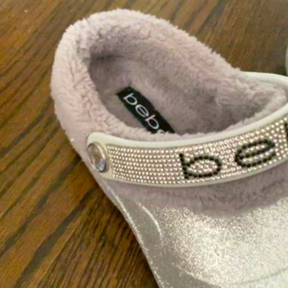NWT bebe Silver Metallic Glitter Slip On Fur Clogs - Picture 7 of 7